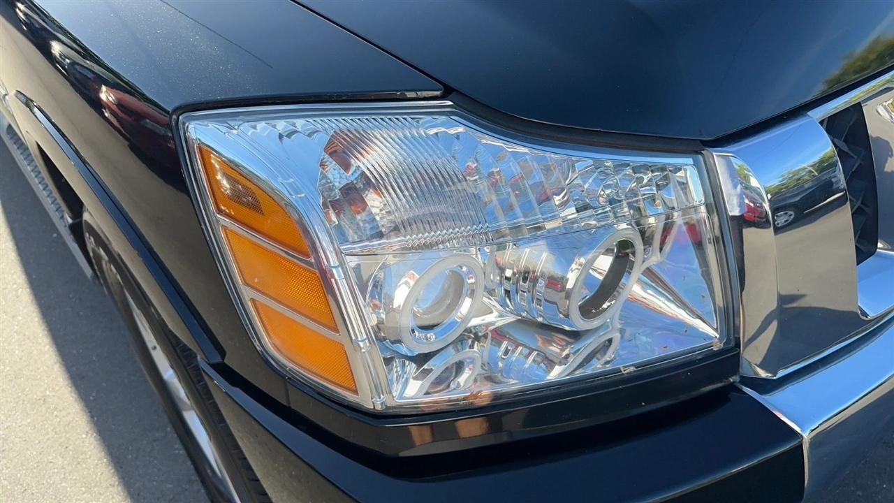 Nissan Titan 2WD Crew Cab SWB LE 2010