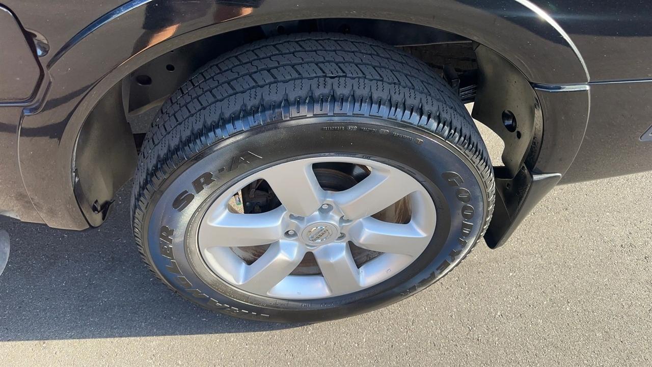 Nissan Titan 2WD Crew Cab SWB LE 2010