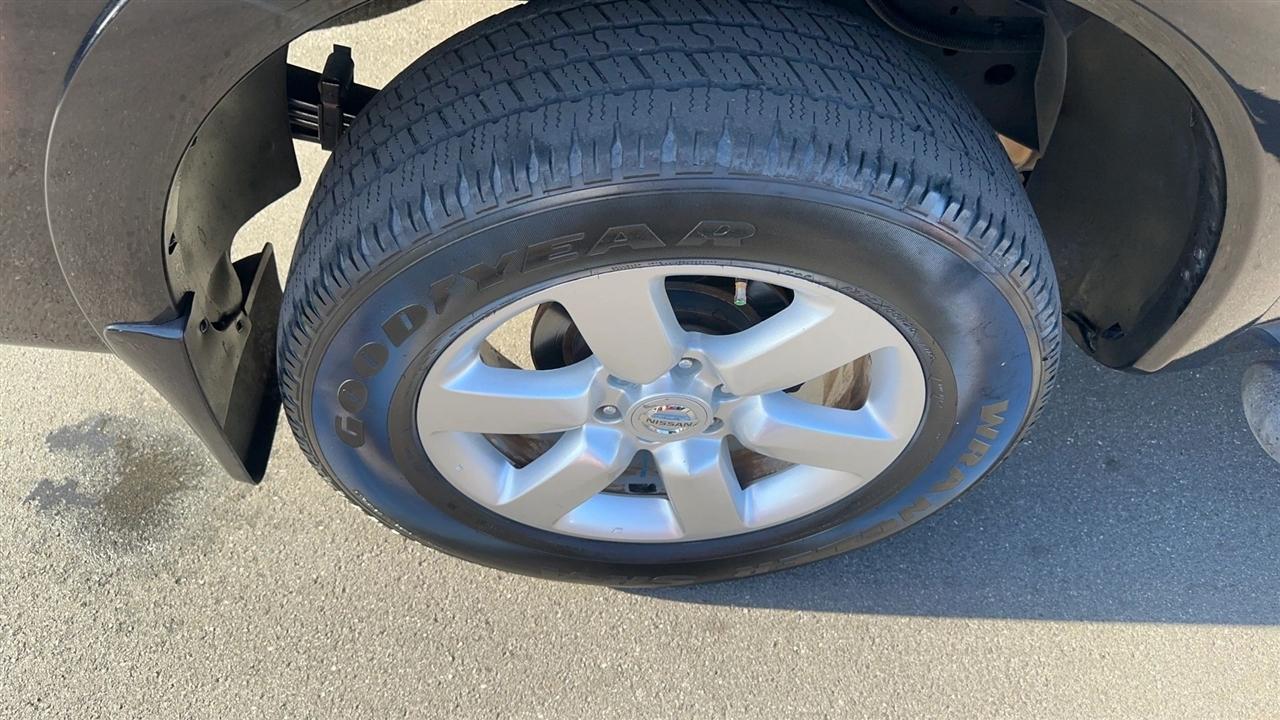 Nissan Titan 2WD Crew Cab SWB LE 2010