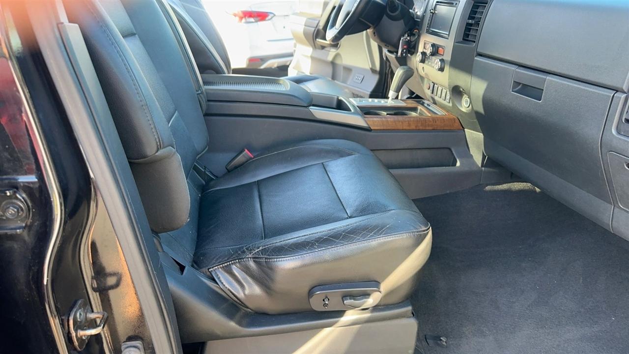 Nissan Titan 2WD Crew Cab SWB LE 2010