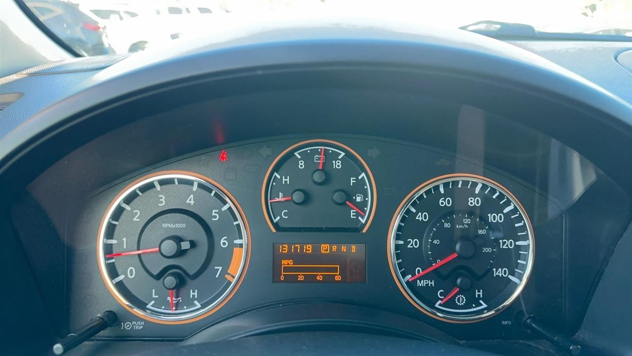 Nissan Titan 2WD Crew Cab SWB LE 2010