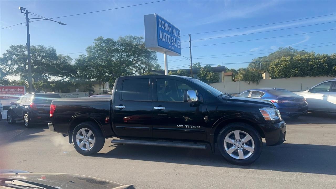 Nissan Titan 2WD Crew Cab SWB LE 2010