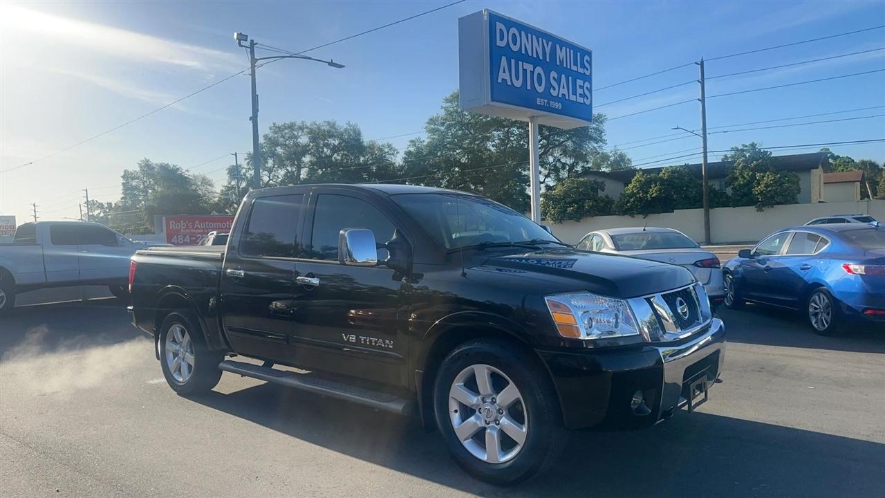 Nissan Titan 2WD Crew Cab SWB LE 2010