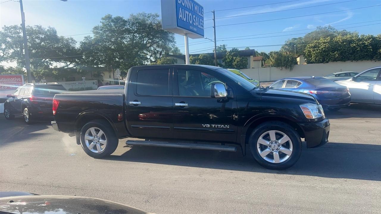 Nissan Titan 2WD Crew Cab SWB LE 2010
