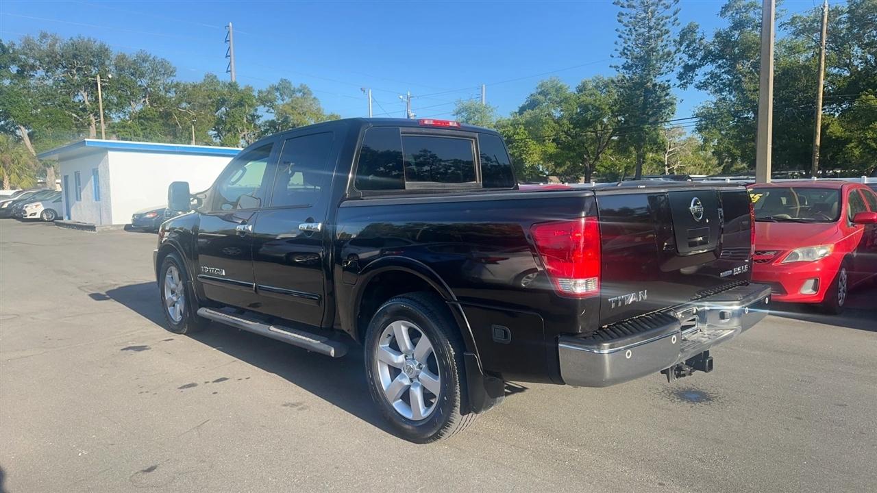Nissan Titan 2WD Crew Cab SWB LE 2010