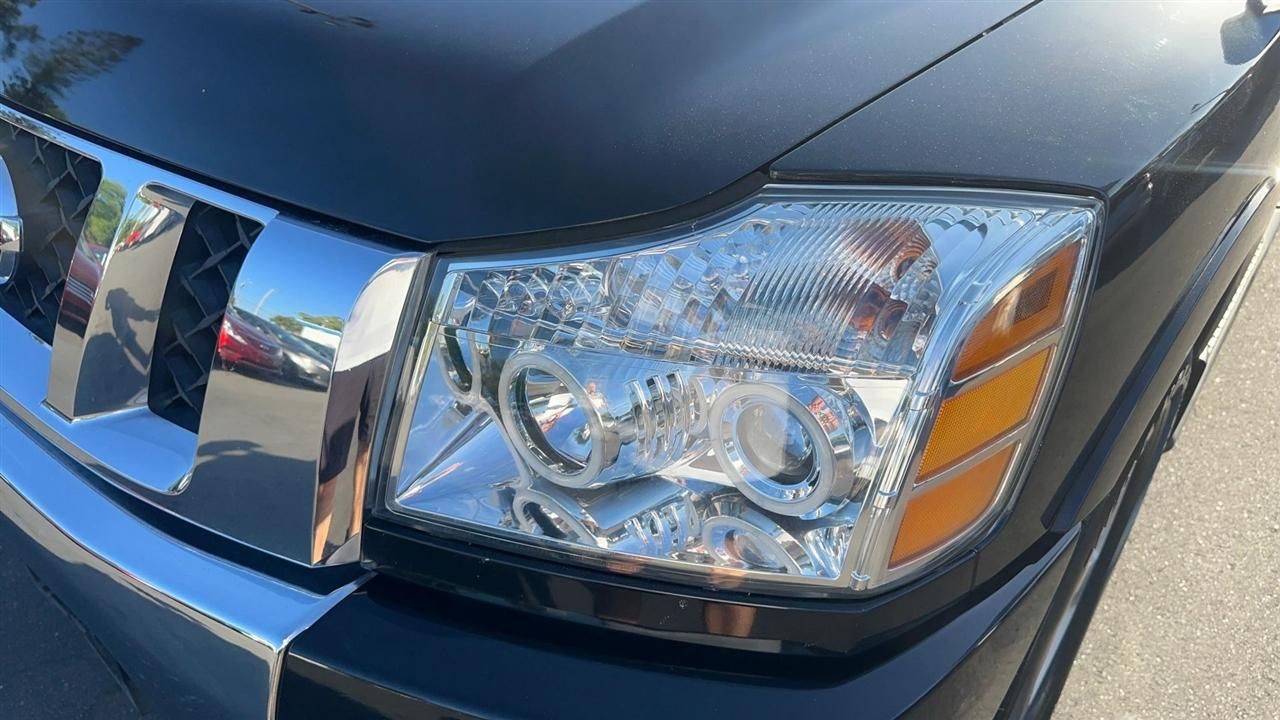 Nissan Titan 2WD Crew Cab SWB LE 2010