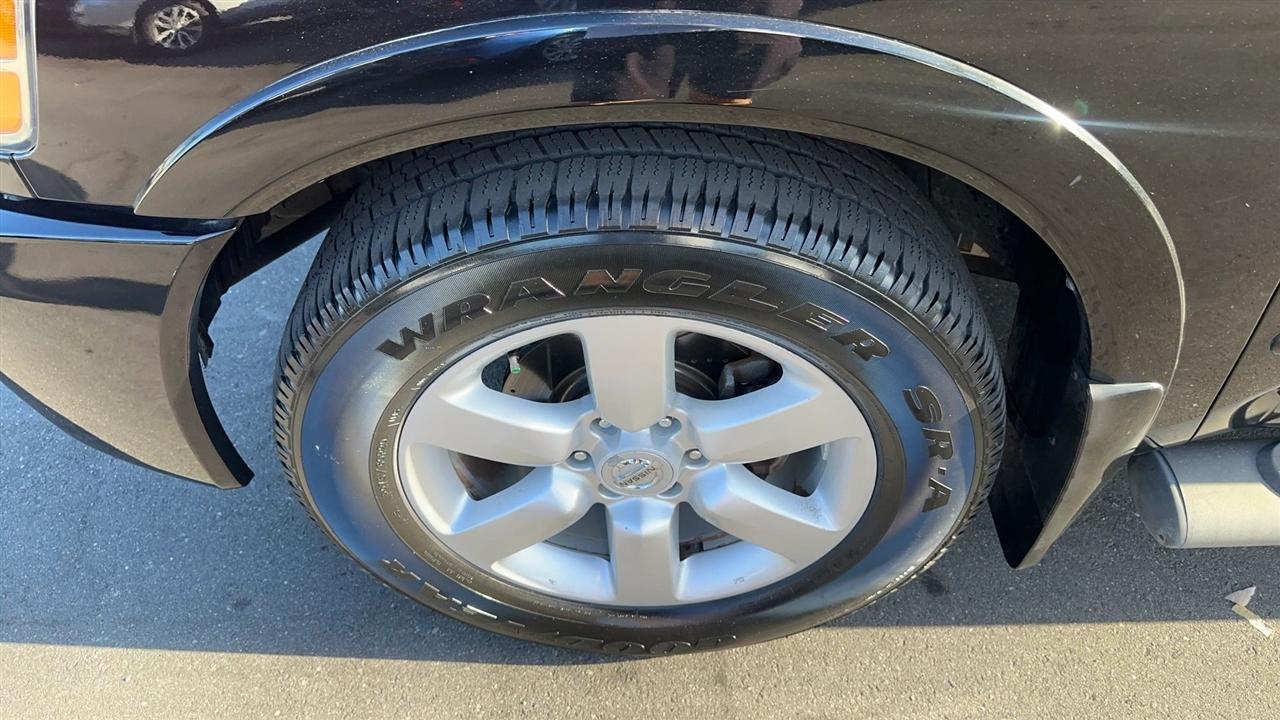 Nissan Titan 2WD Crew Cab SWB LE 2010