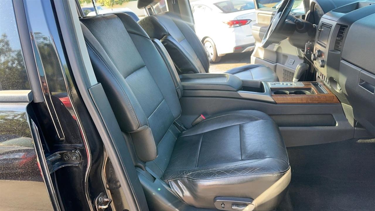 Nissan Titan 2WD Crew Cab SWB LE 2010