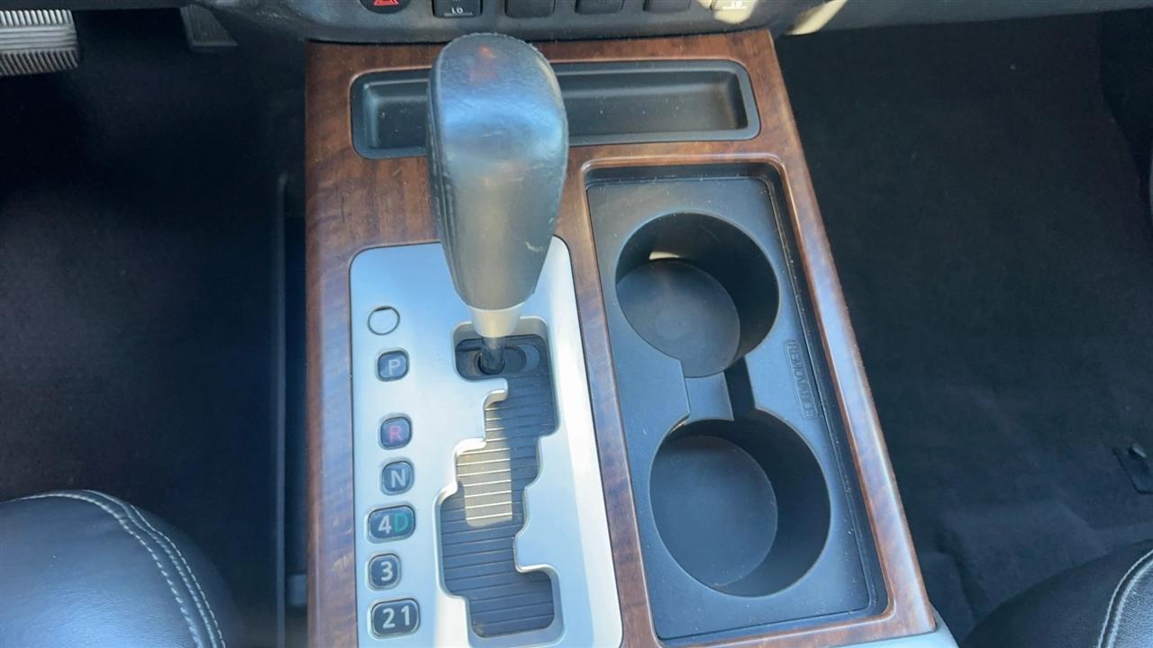 Nissan Titan 2WD Crew Cab SWB LE 2010