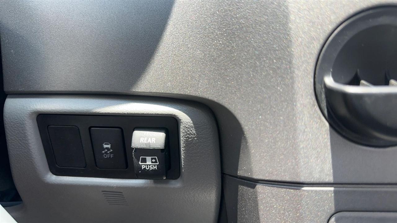Toyota Tundra 2WD Truck Dbl 4.6L V8 6-Spd AT (Natl) 2011
