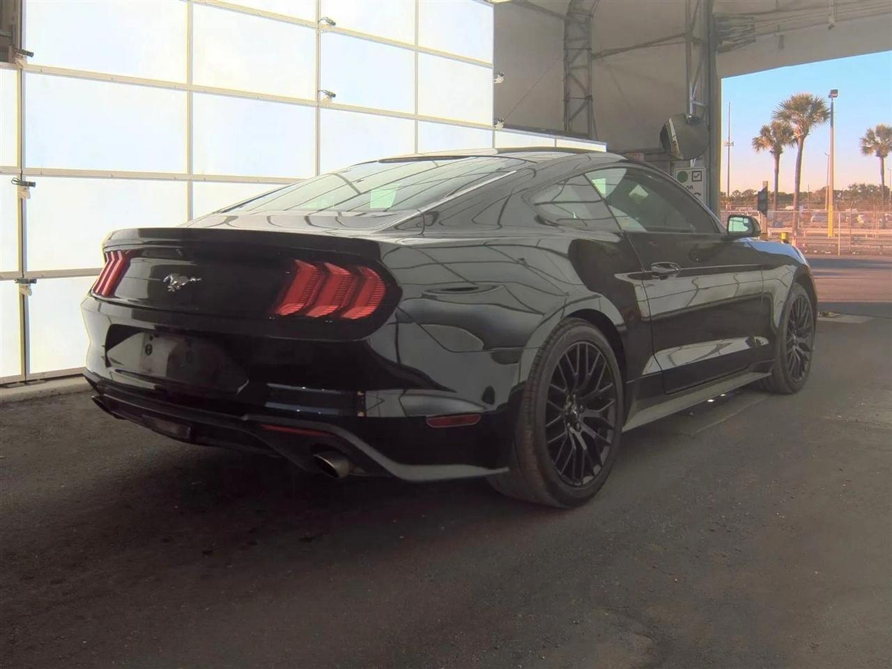 Ford Mustang EcoBoost Fastback 2018
