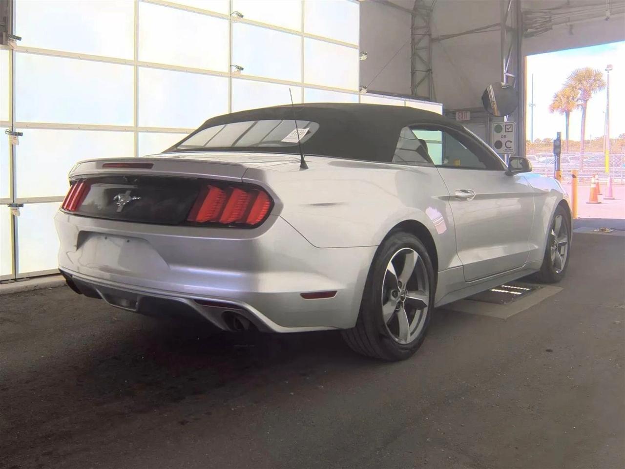 Ford Mustang 2dr Conv V6 2015