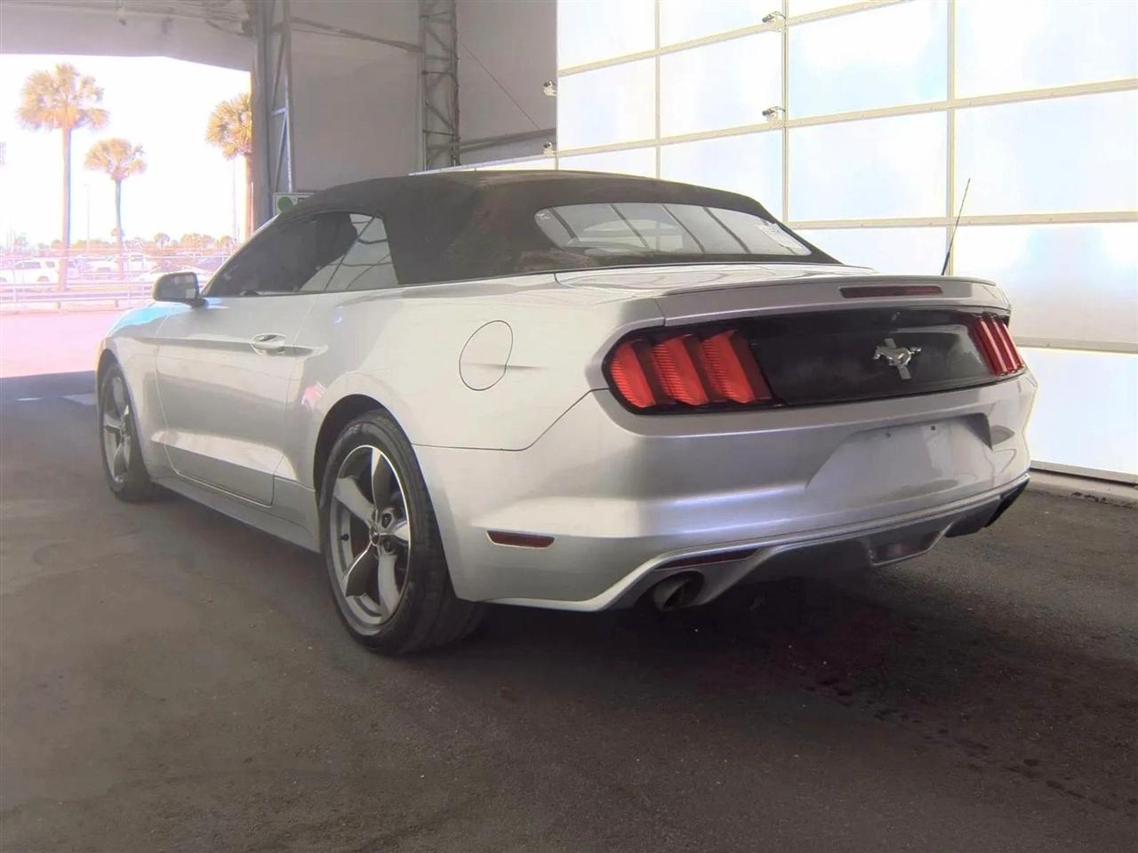 Ford Mustang 2dr Conv V6 2015