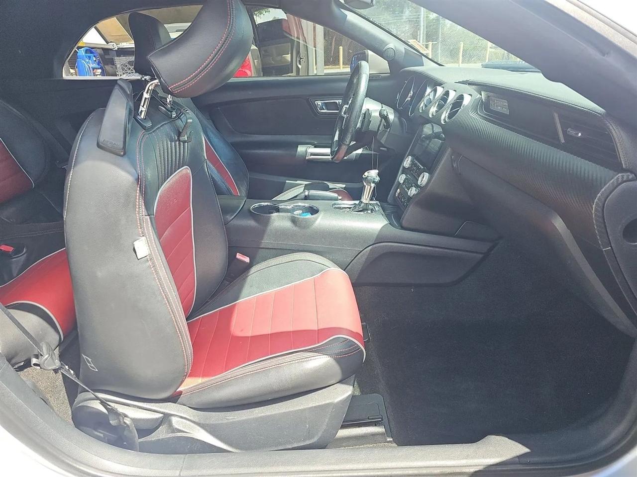 Ford Mustang 2dr Conv V6 2015