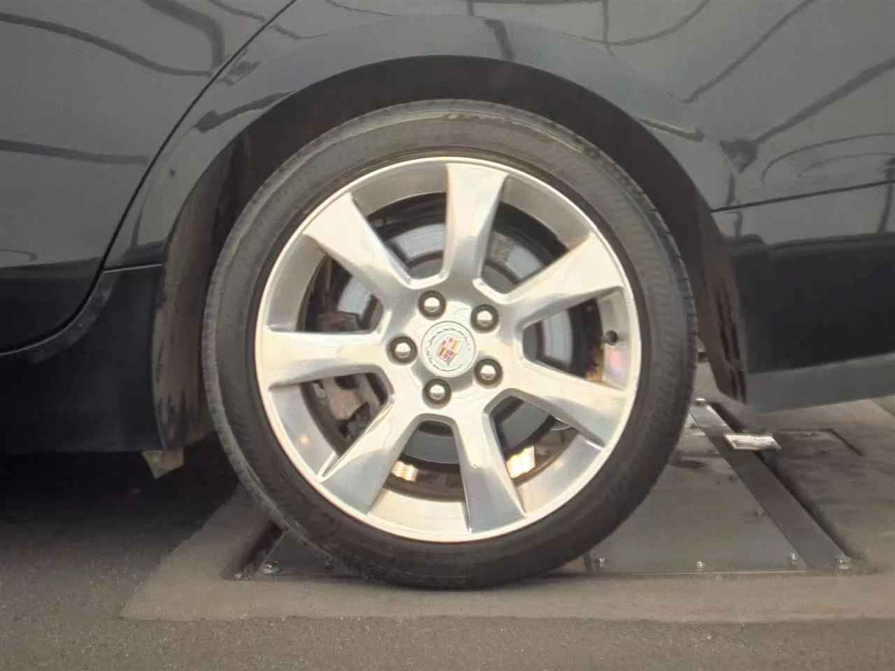 Cadillac ATS 4dr Sdn 2.0L Luxury RWD 2013