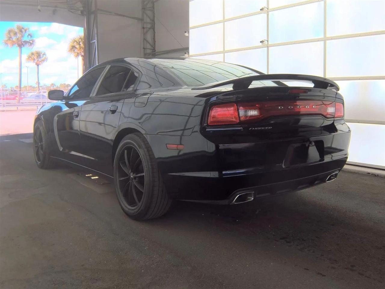 Dodge Charger 4dr Sdn SE RWD 2014