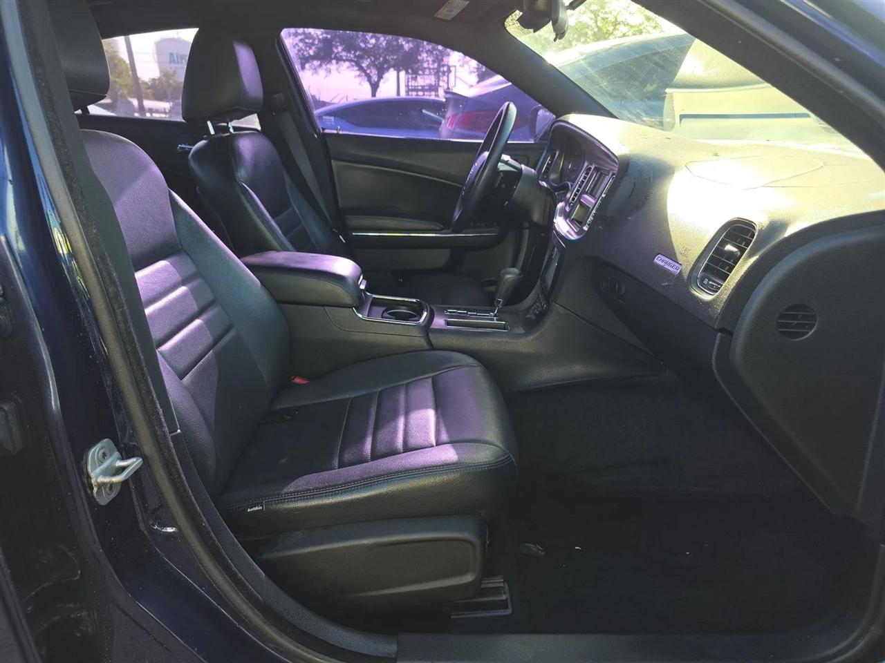 Dodge Charger 4dr Sdn SE RWD 2014