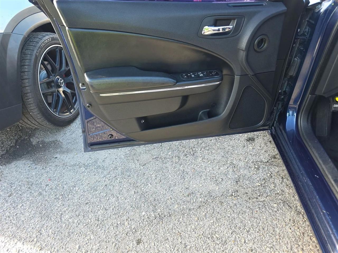 Dodge Charger 4dr Sdn SE RWD 2014