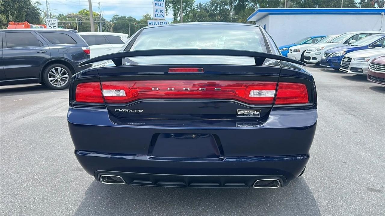 Dodge Charger 4dr Sdn SE RWD 2014