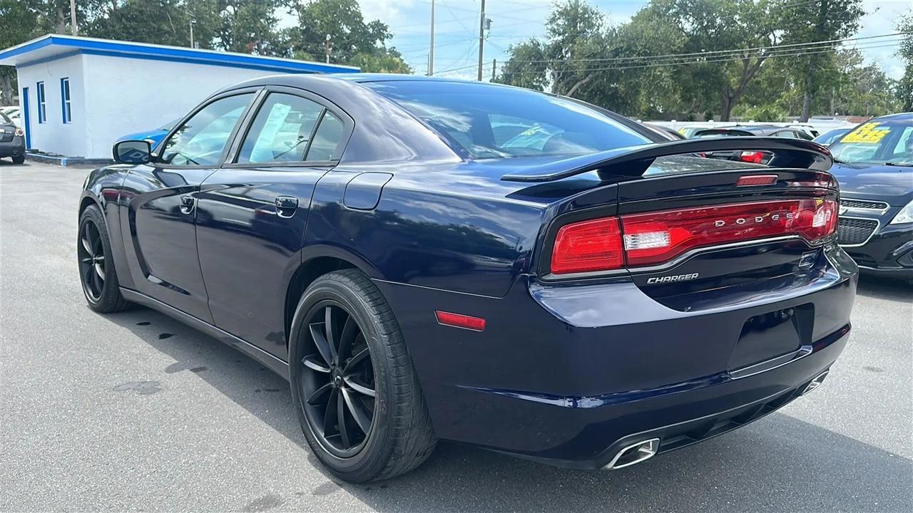 Dodge Charger 4dr Sdn SE RWD 2014