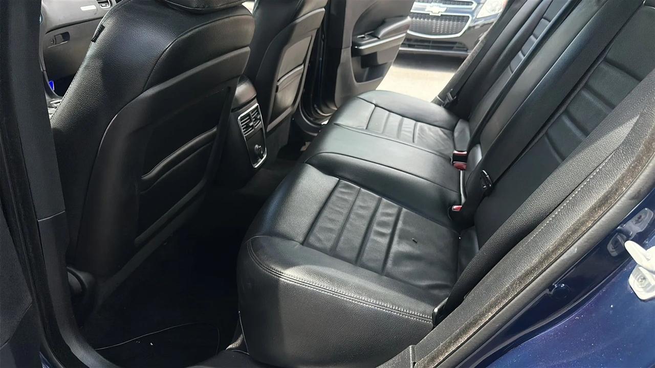 Dodge Charger 4dr Sdn SE RWD 2014