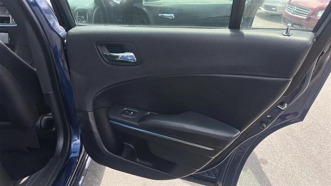 Dodge Charger 4dr Sdn SE RWD 2014