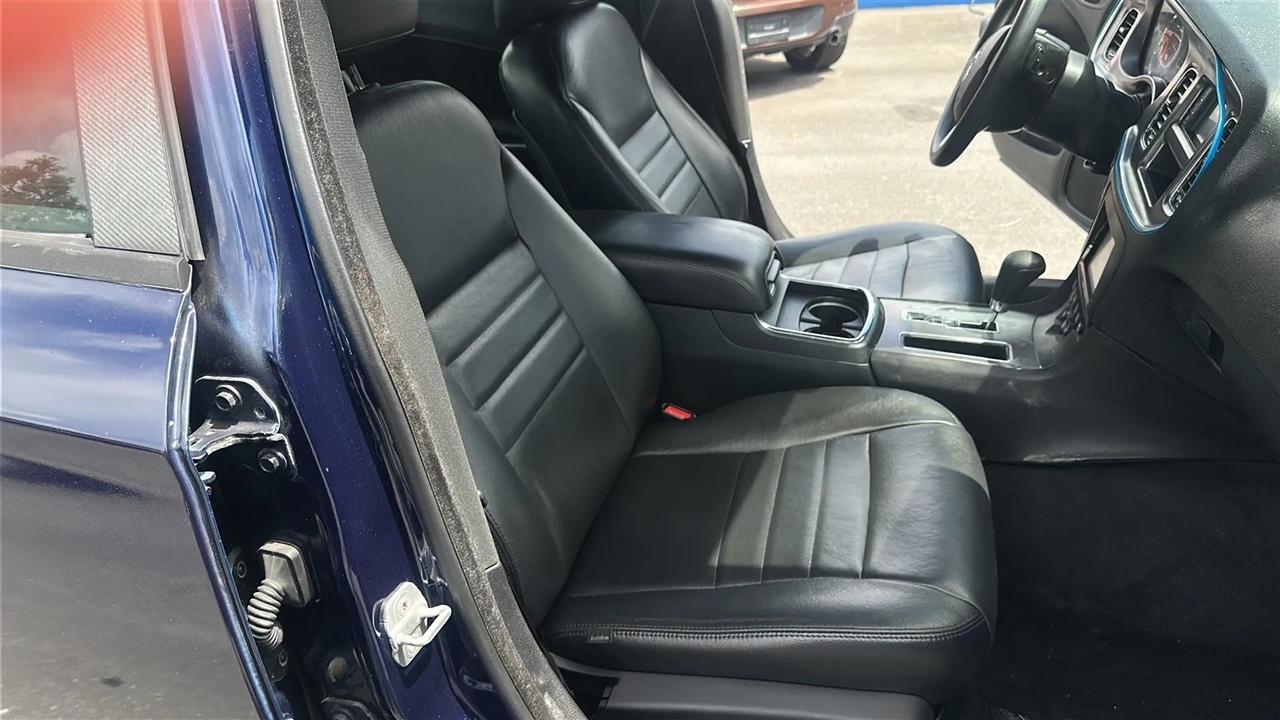 Dodge Charger 4dr Sdn SE RWD 2014