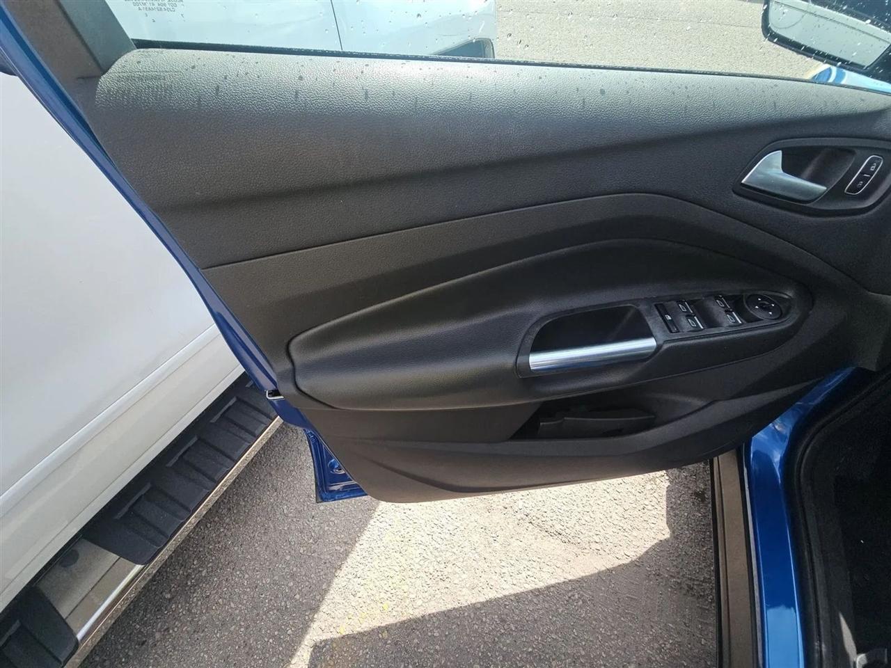 Ford Escape SE FWD 2017