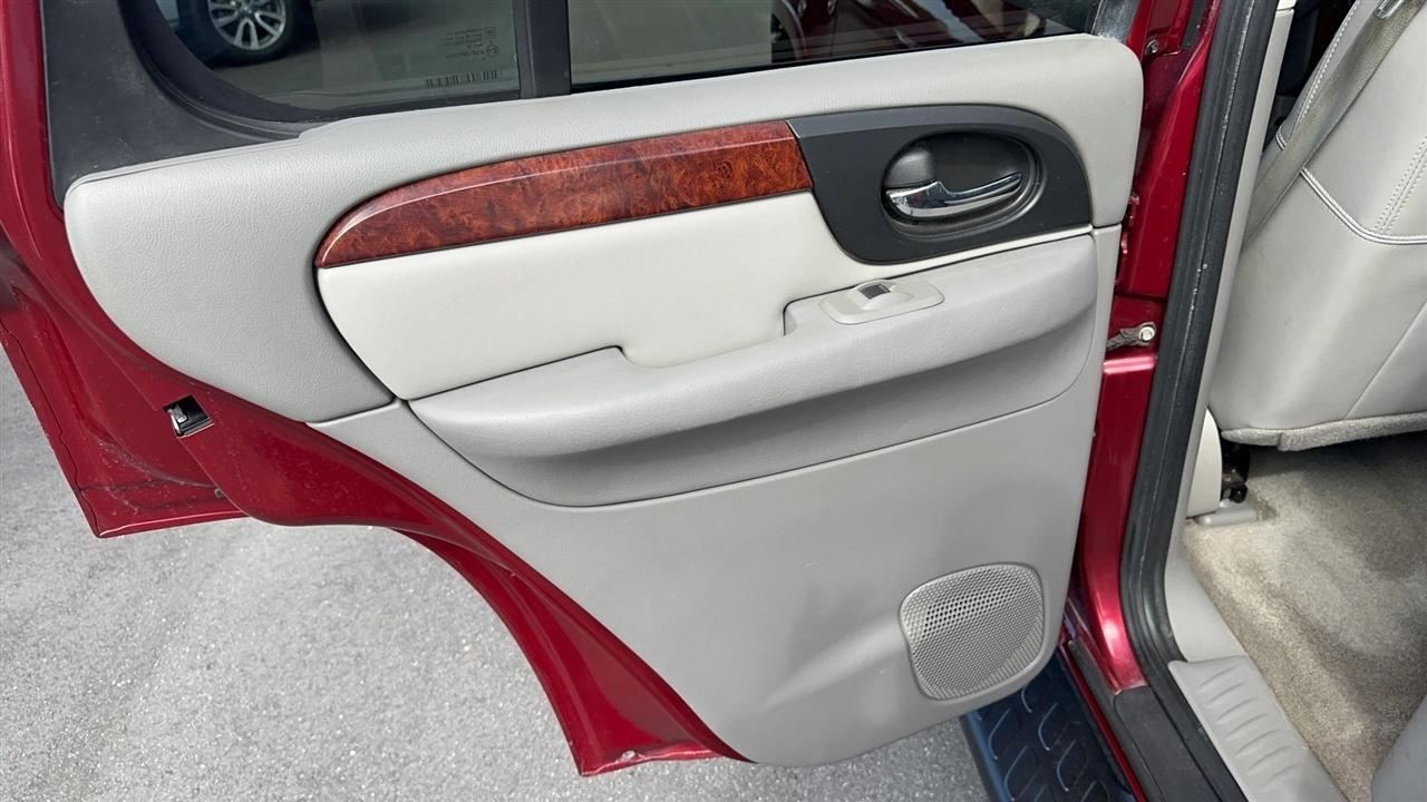 GMC Envoy 2WD 4dr SLT 2009