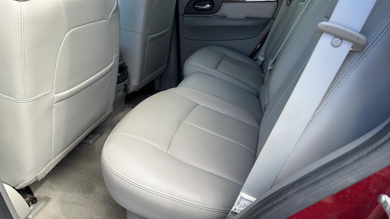 GMC Envoy 2WD 4dr SLT 2009