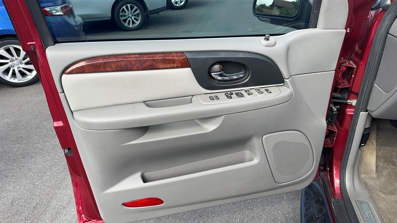 GMC Envoy 2WD 4dr SLT 2009