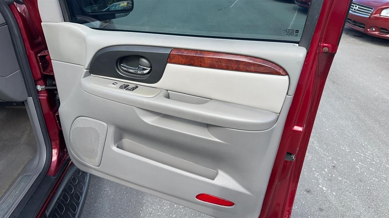 GMC Envoy 2WD 4dr SLT 2009