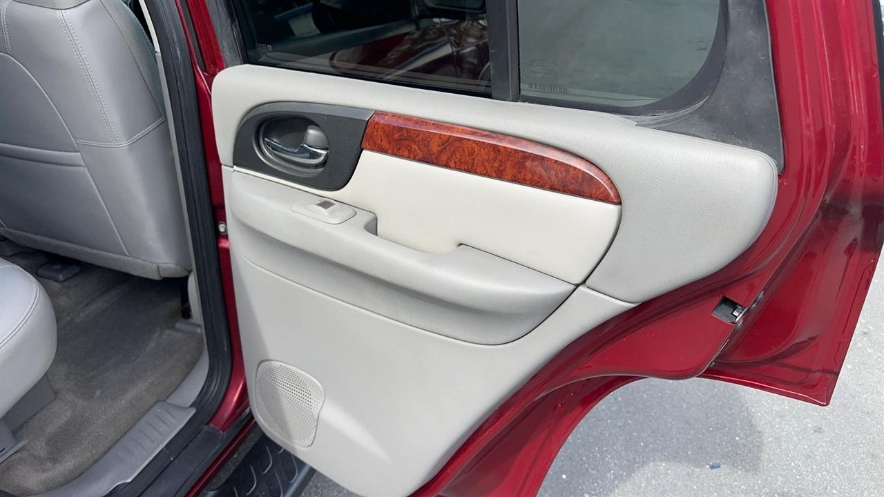 GMC Envoy 2WD 4dr SLT 2009