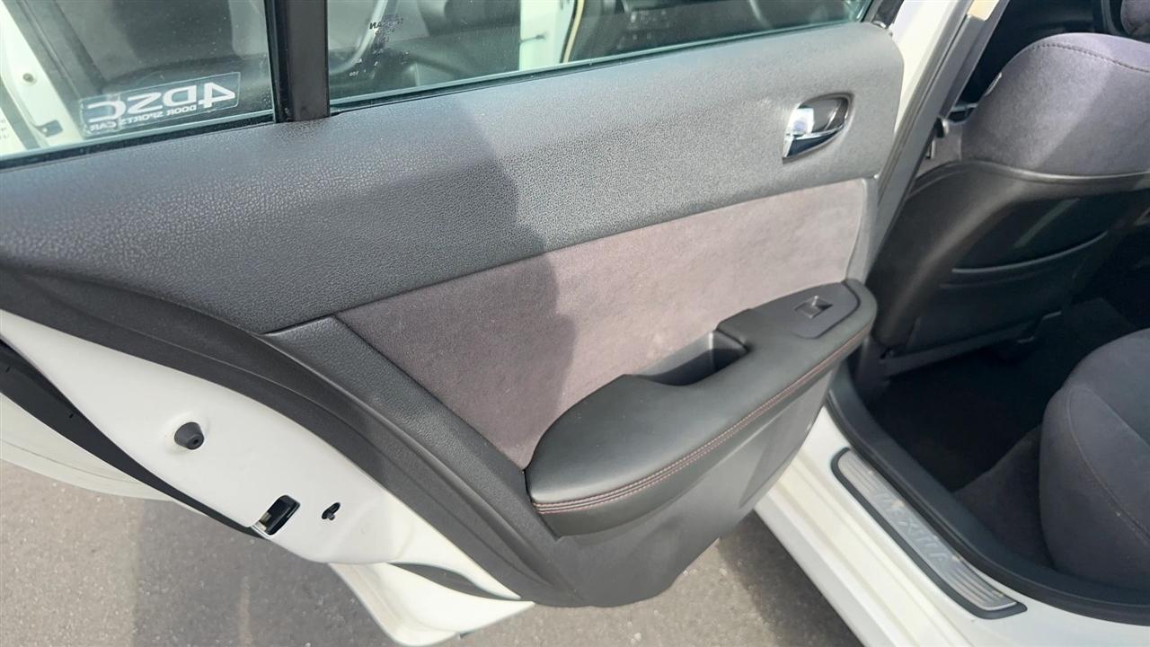 Nissan Maxima 4dr Sdn V6 CVT 3.5 S 2012