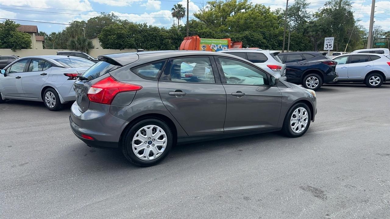 Ford Focus 5dr HB SE 2012