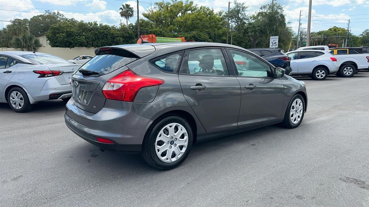 Ford Focus 5dr HB SE 2012