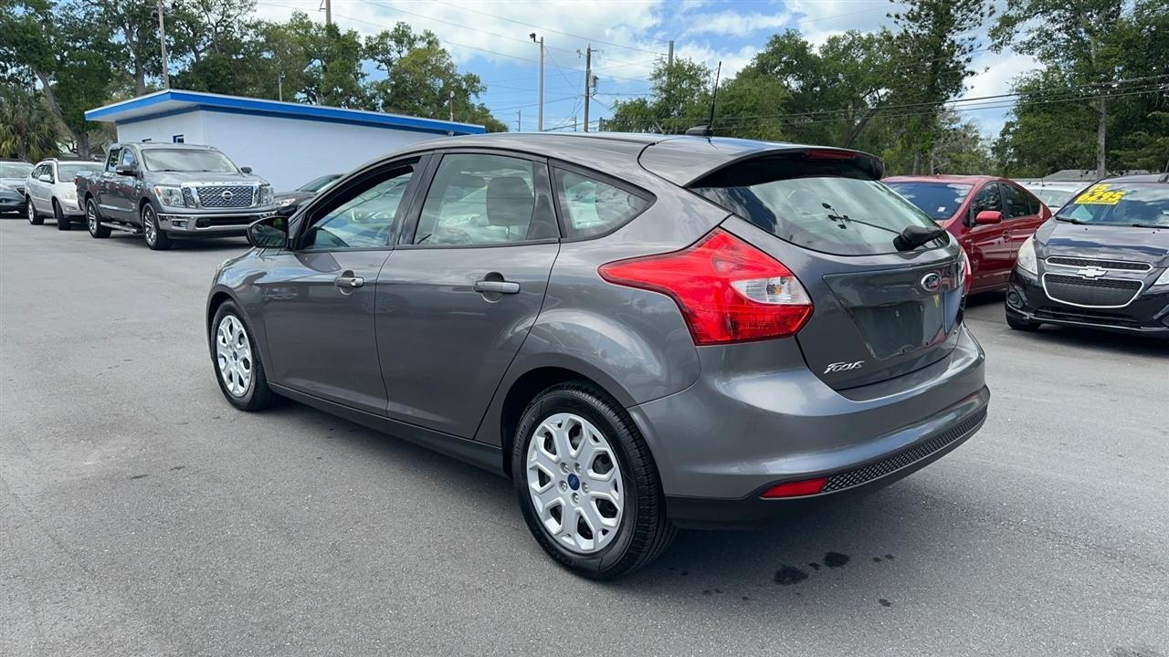 Ford Focus 5dr HB SE 2012