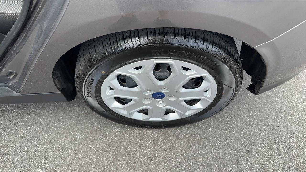 Ford Focus 5dr HB SE 2012