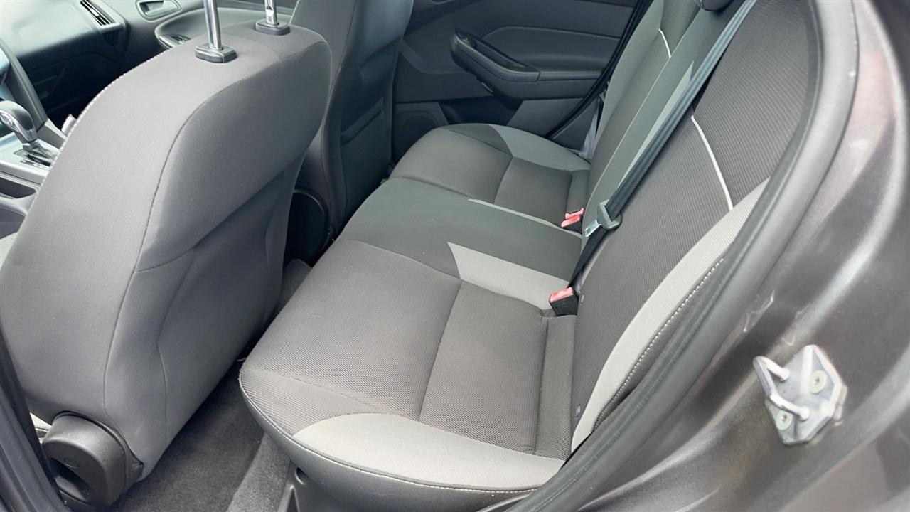 Ford Focus 5dr HB SE 2012