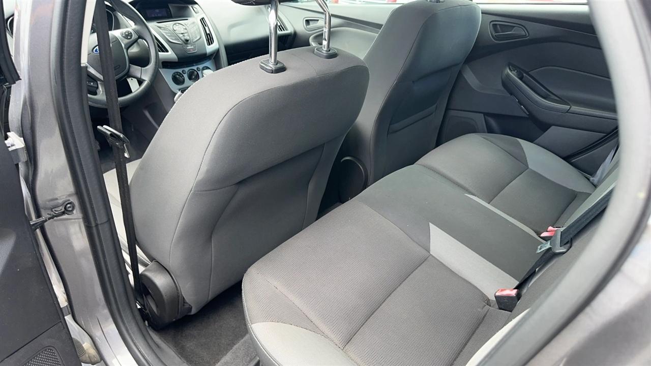 Ford Focus 5dr HB SE 2012