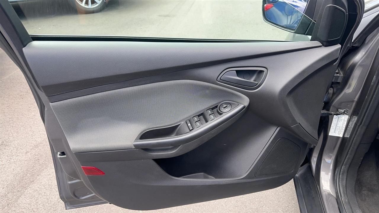 Ford Focus 5dr HB SE 2012