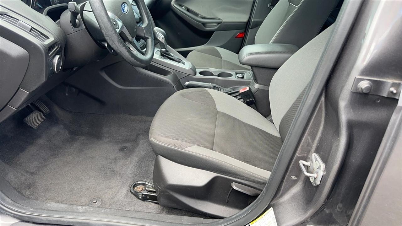 Ford Focus 5dr HB SE 2012