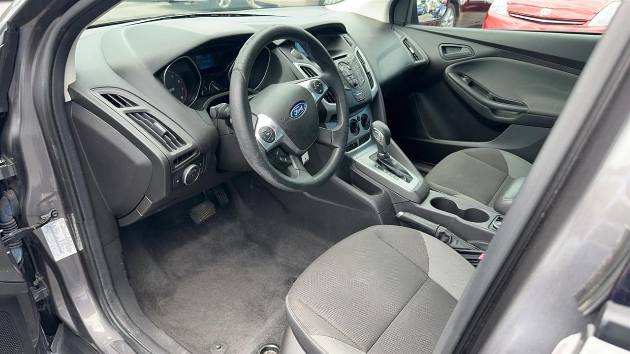 Ford Focus 5dr HB SE 2012