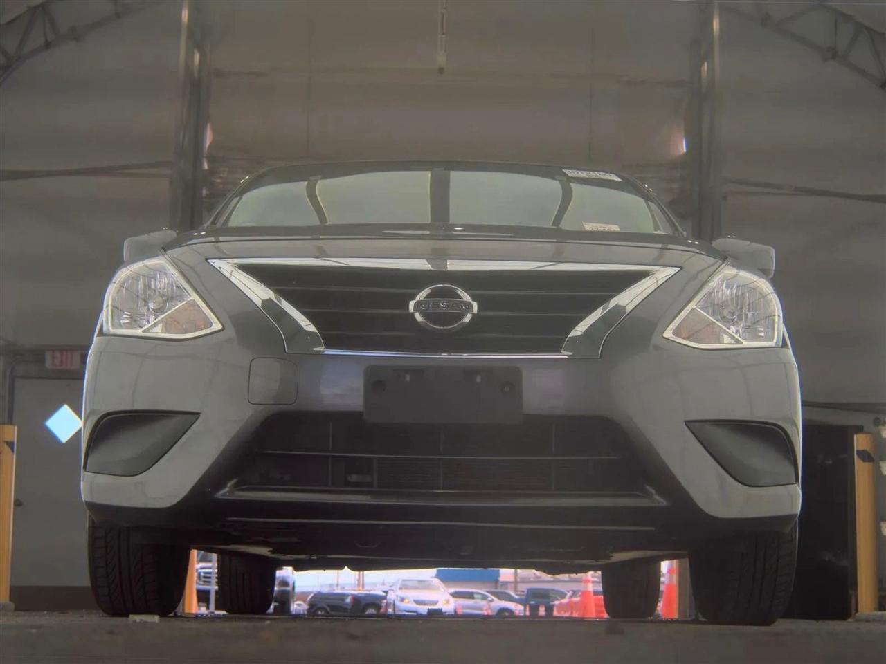 Nissan Versa Sedan SV CVT 2019