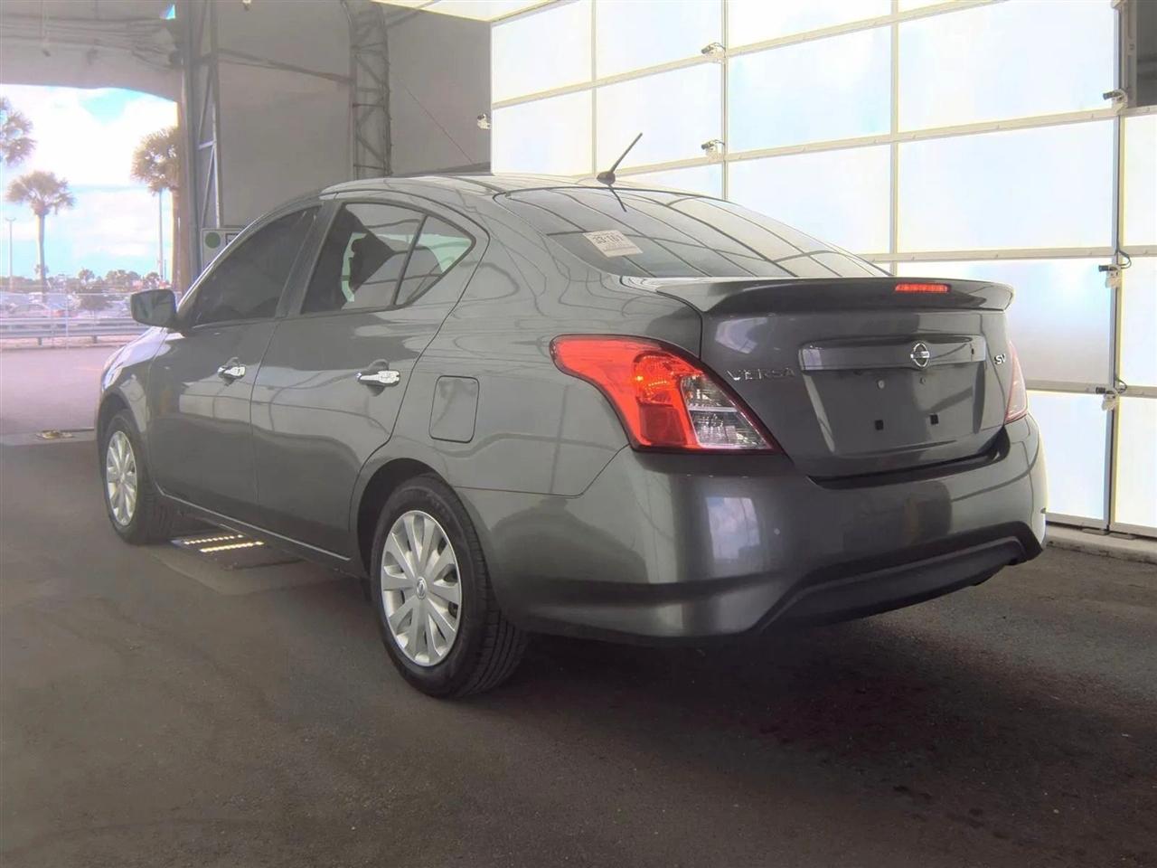 Nissan Versa Sedan SV CVT 2019