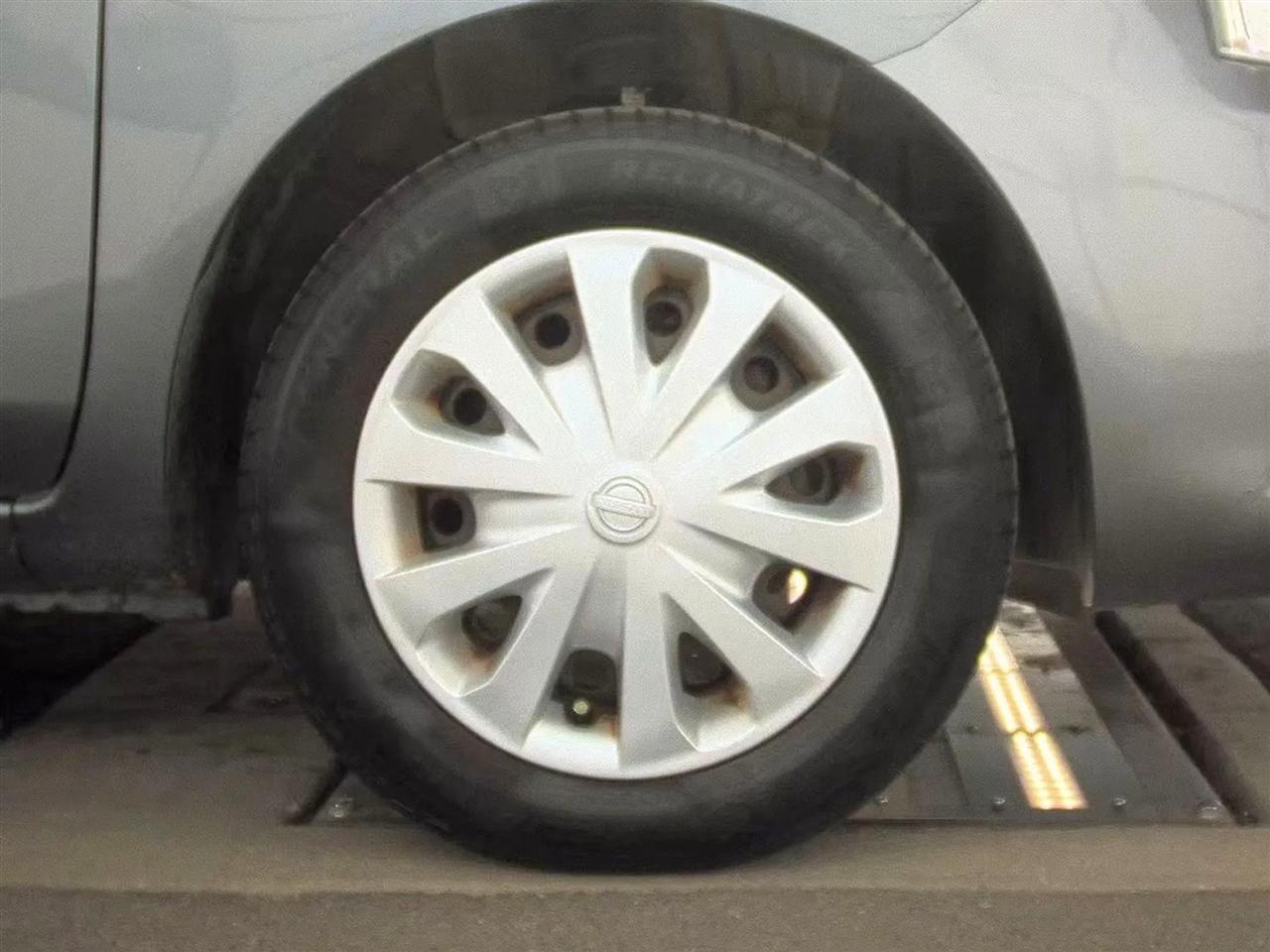 Nissan Versa Sedan SV CVT 2019