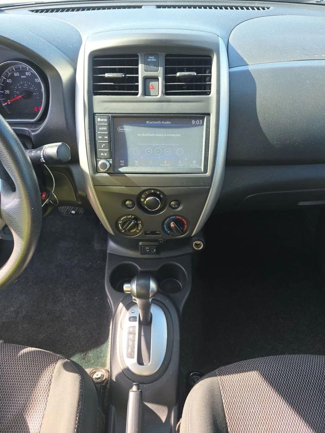 Nissan Versa Sedan SV CVT 2019