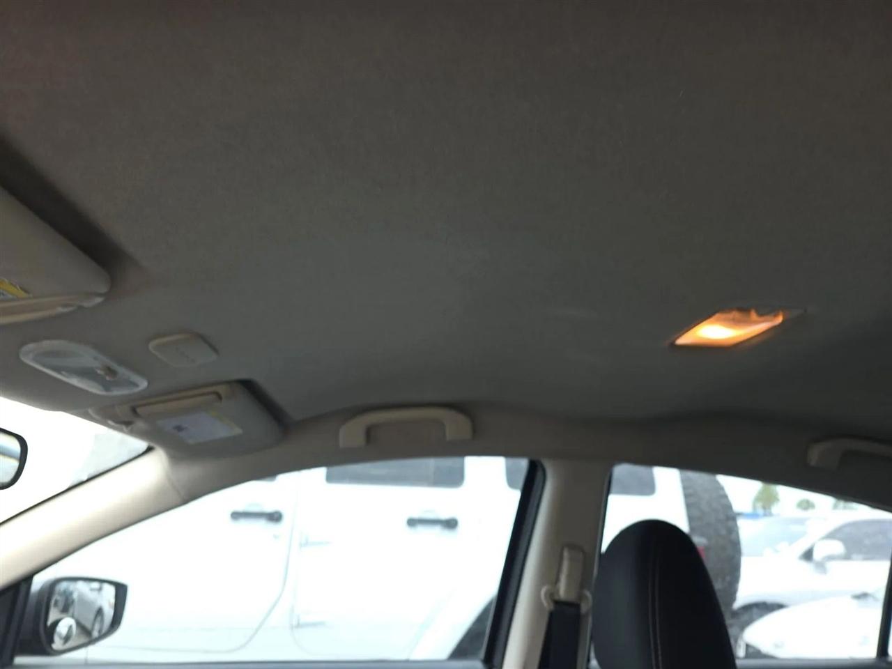 Nissan Versa Sedan SV CVT 2019