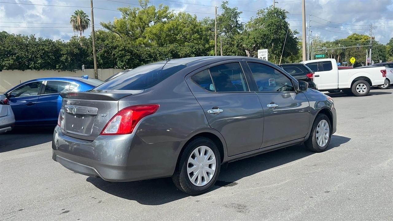 Nissan Versa Sedan SV CVT 2019