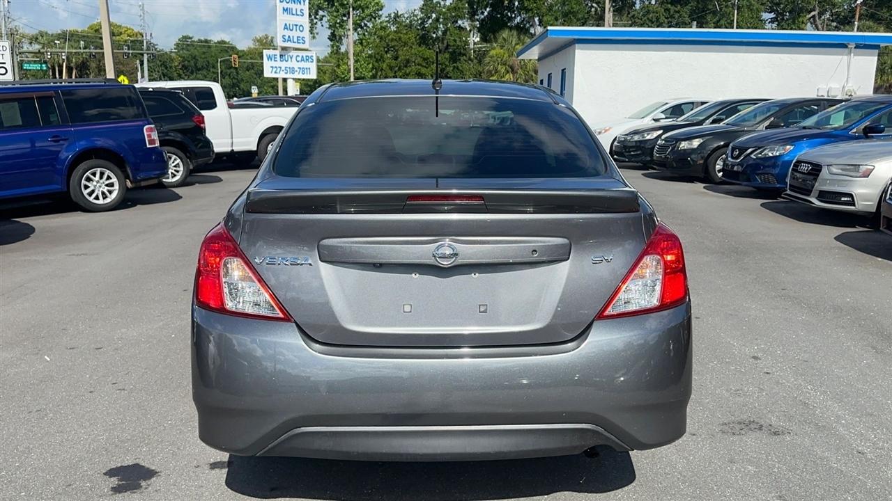 Nissan Versa Sedan SV CVT 2019